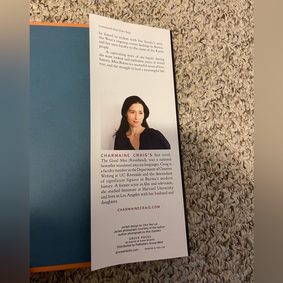 Miss Burma by Charmaine Craig a novel in hardcover - Picture 4 of 4